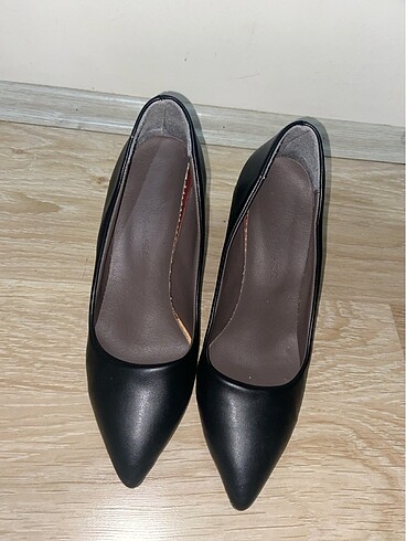 Siyah Stiletto