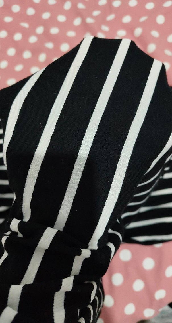 Siyah Beyaz Çizgili Pilili Kadın Pantolon - Görsel 4