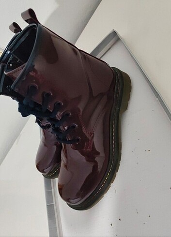 35 Beden bordo Renk Bordo rugan bot