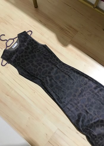 Parlak Yılan Desenli Kadın Uzun Elbise - Görsel 3