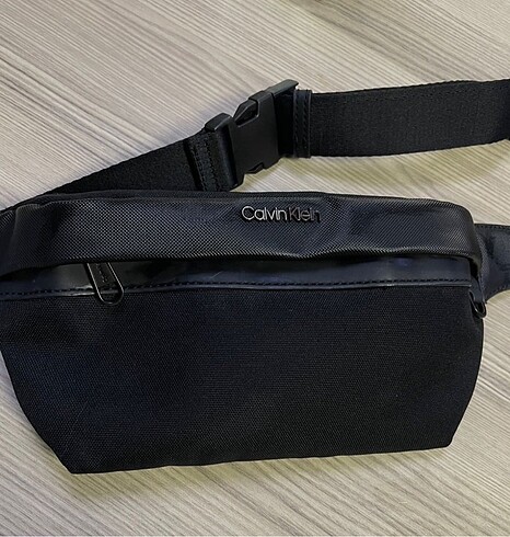 Calvin Klein Bel çantası