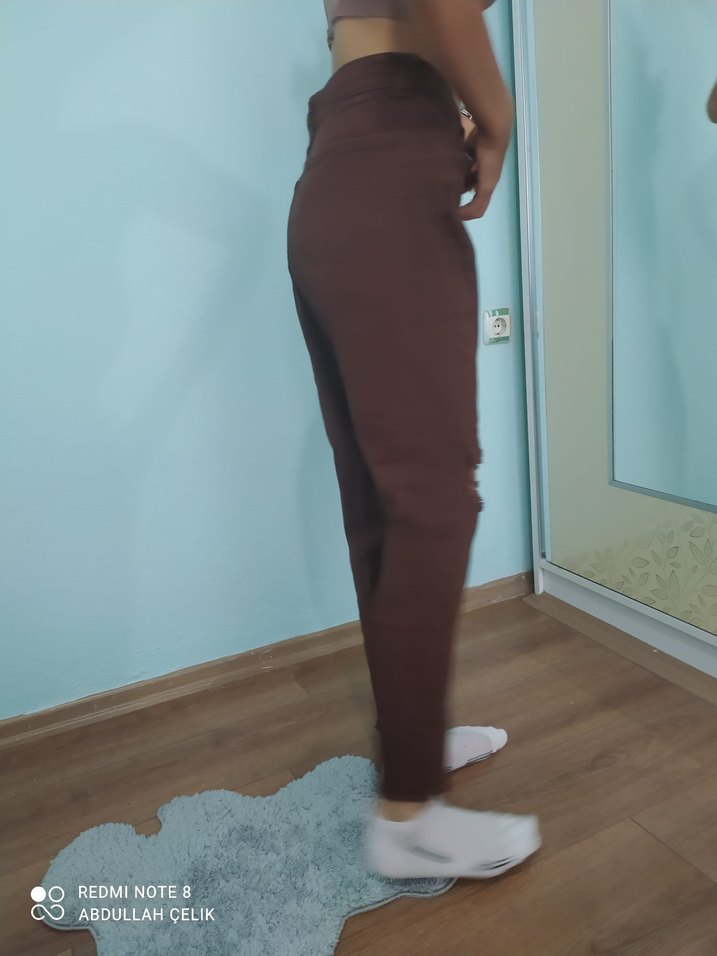 Yırtık Detaylı Kahverengi Bol Kesim Kot Pantolon - Görsel 4