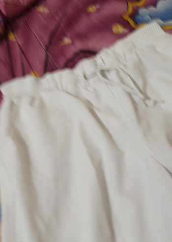 Beyaz Kadın Bol Kesim Pileli Kumaş Pantolon - Görsel 2