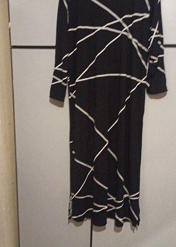 Siyah Çizgili Uzun Kadın Elbise - Görsel 4