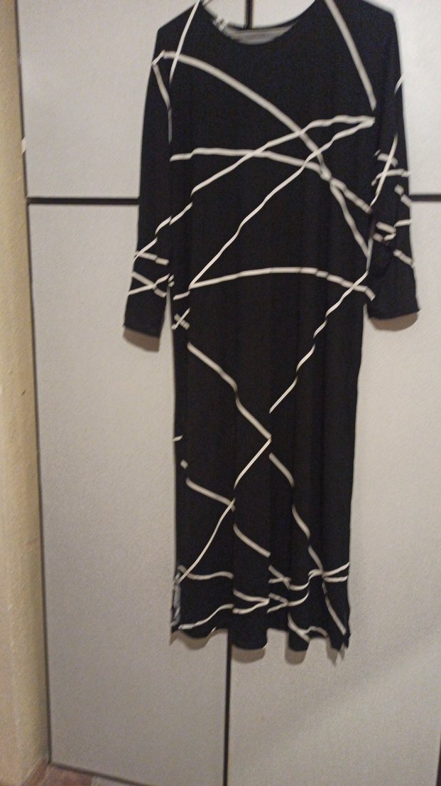 Siyah Çizgili Uzun Kadın Elbise - Görsel 4