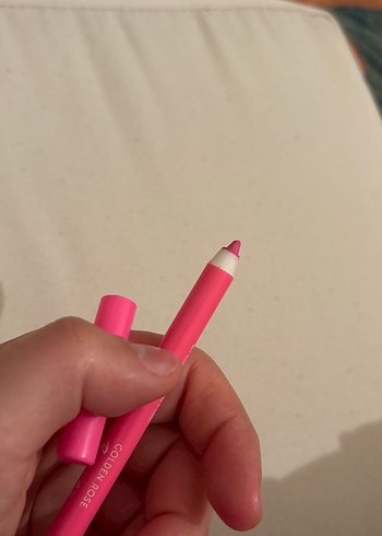 Beden Canlı Pembe Dudak Kalemi