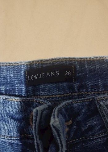 Zara Düğmeli Mavi Mini Denim Şort