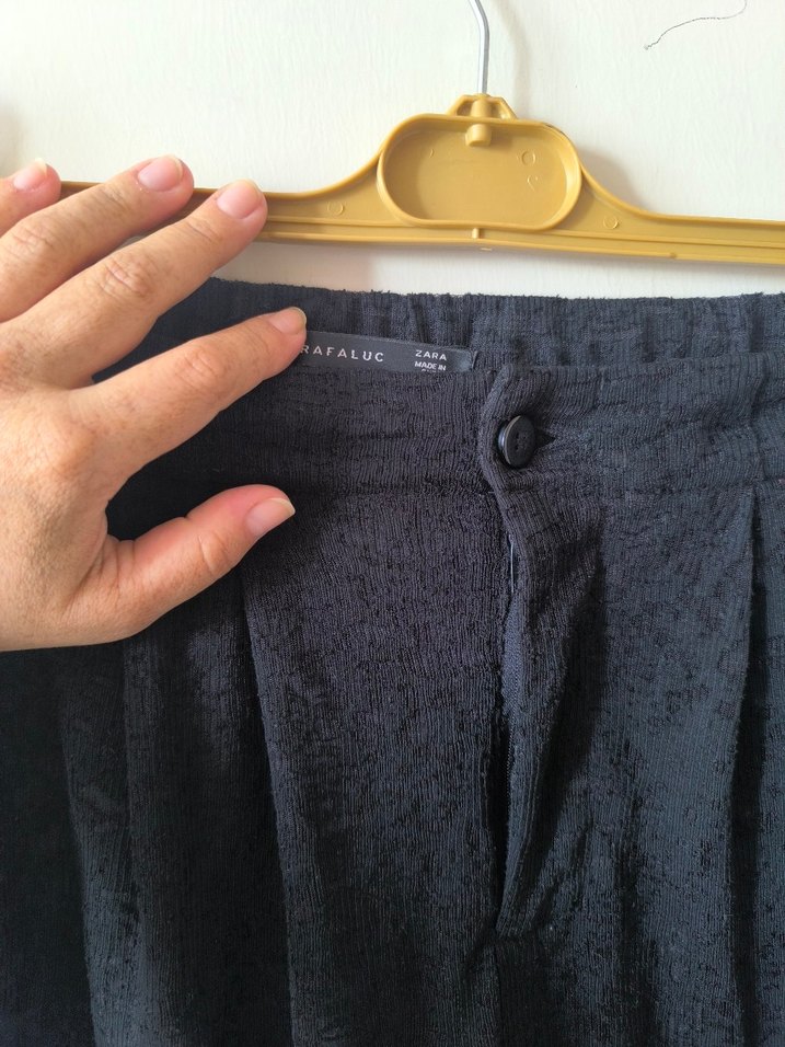 Zara Dantel Detaylı Siyah ici şortlu denizde giymelik - Görsel 4