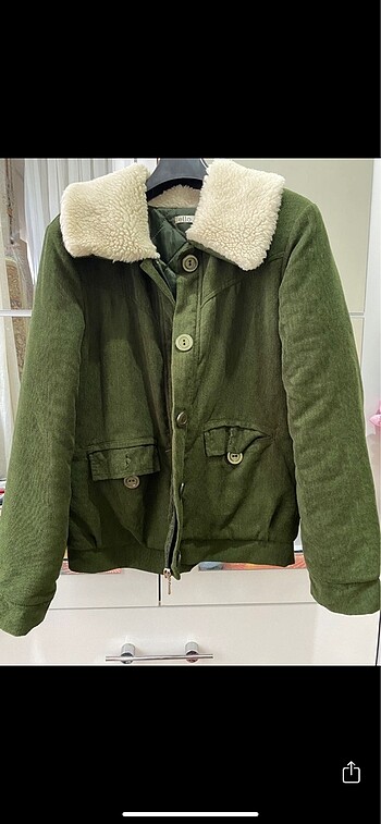 Peluş yaka mont