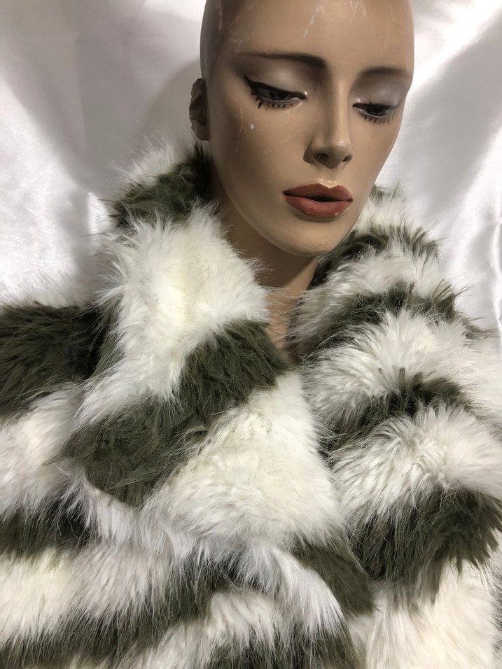 Zebra Desenli Uzun Kollu Kadın Suni Kürk - Görsel 2