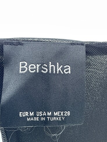 m Beden siyah Renk Bershka Kısa Elbise %70 İndirimli.