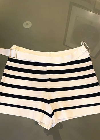 Zara Kemerli Beyaz Çizgili triko Şort