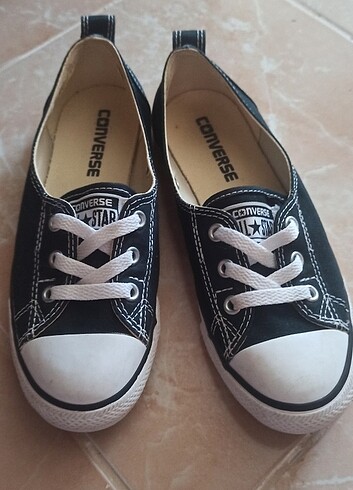 36 numara Converse ayakkabı 