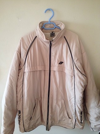 Nike Mont