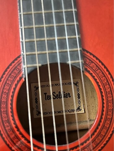  Klasik gitar