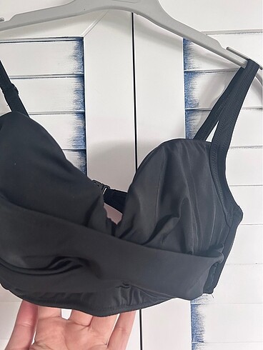 Suwen Suwen siyah bikini üstü