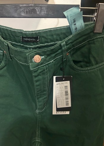 Trendyol & Milla Yeşil Midi Boy Kadın Denim Jean