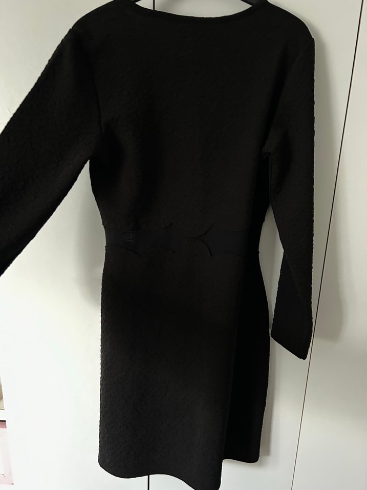 Siyah Uzun Kollu Kısa Koton Elbise - Görsel 5