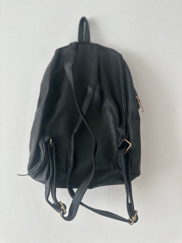 Fermuarlı Siyah Deri Kadın Sırt Çantası - Görsel 2