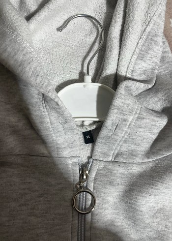 Gri Kapüşonlu Fermuarlı Kadın Sweatshirt - Görsel 2