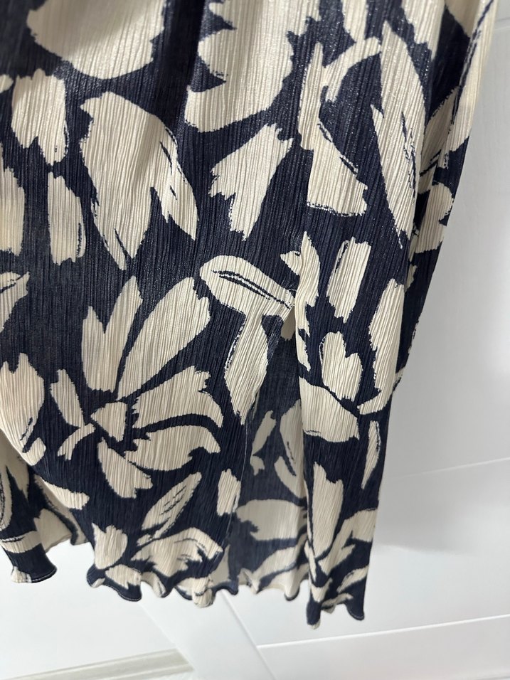 Kadın Bej Siyah Piliseli Uzun Elbise - Görsel 2