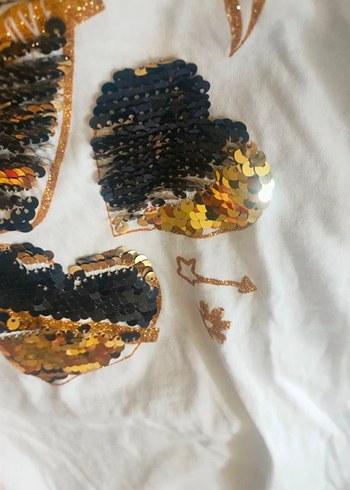 Pullu ve Püsküllü Bohem Kız Tişörtü - Görsel 3