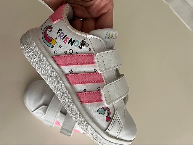 26 Beden beyaz Renk Adidas 26 no ayakkabı