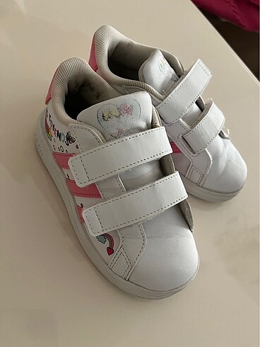 Adidas 26 no ayakkabı