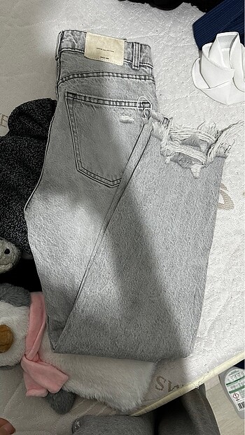 Bershka Yırtık jean