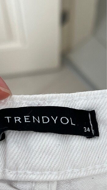 Beyaz pantolon - Görsel 4