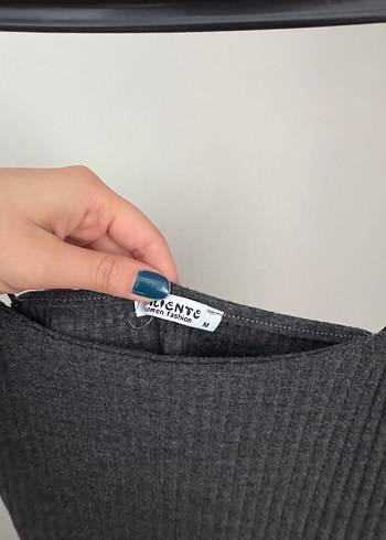 Gri İnce Askılı Yüksek Yaka Kadın crop - Görsel 3