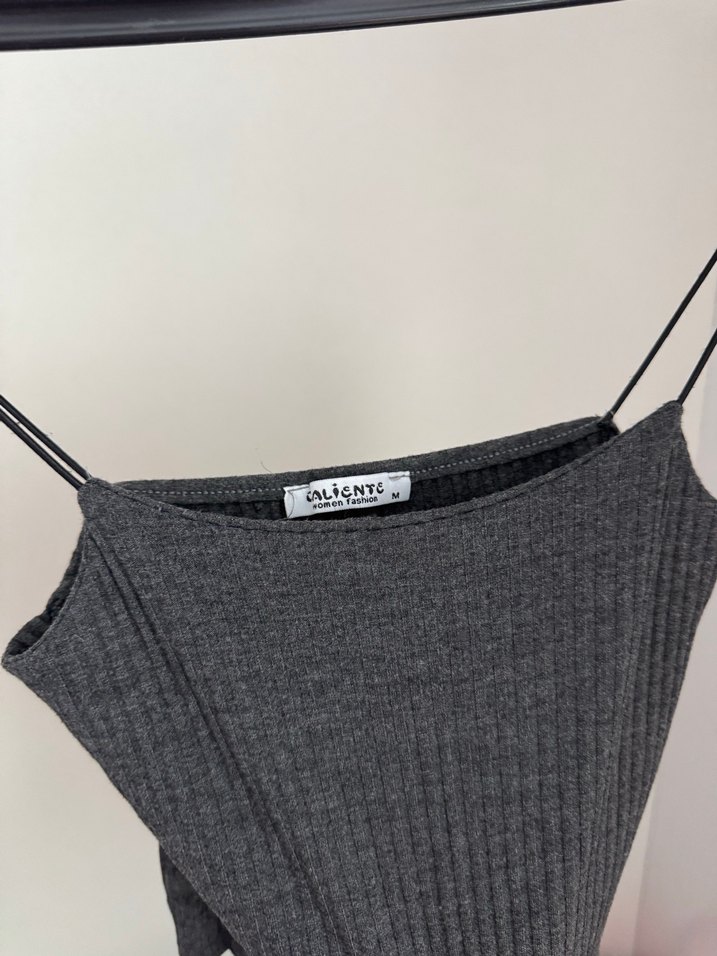 Gri İnce Askılı Yüksek Yaka Kadın crop - Görsel 2