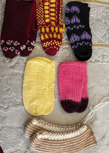 Çeyizden Renkli El Örgüsü Patikler - Görsel 2