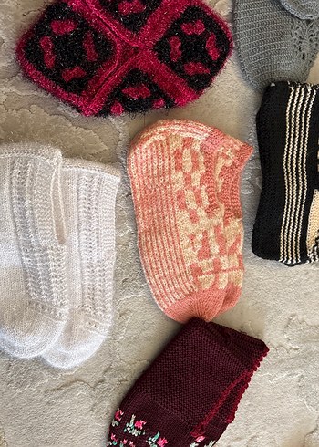 Çeşitli Renklerde El Örgüsü Patikler - Görsel 3