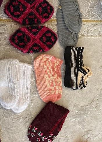 Çeşitli Renklerde El Örgüsü Patikler - Görsel 2