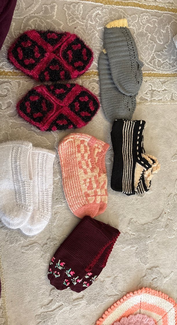 Çeşitli Renklerde El Örgüsü Patikler - Görsel 2