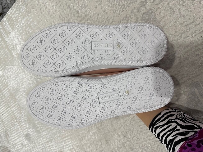 39 Beden Guess spor ayakkabı