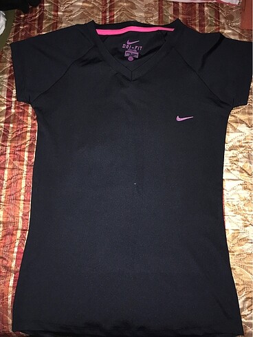 Nike spor tshirt