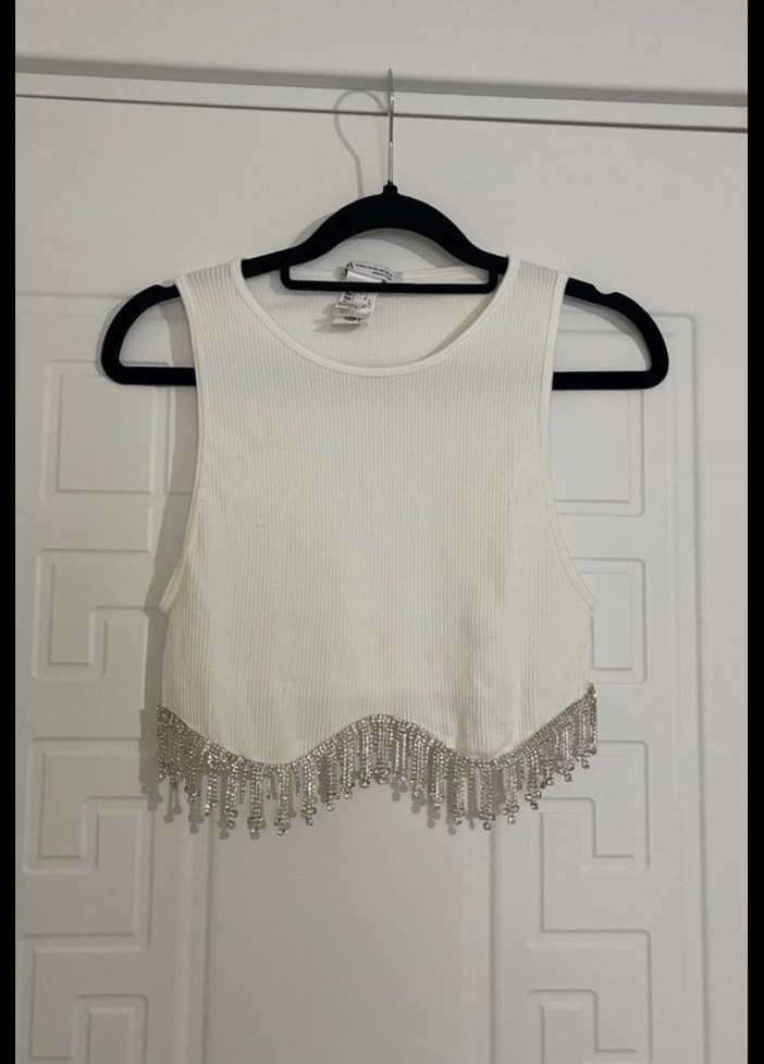 Zincir Detaylı Beyaz Crop Top - Görsel 2