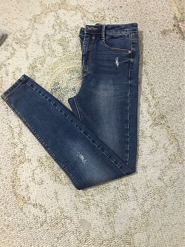 Stradivarius 34 beden dar paça jean