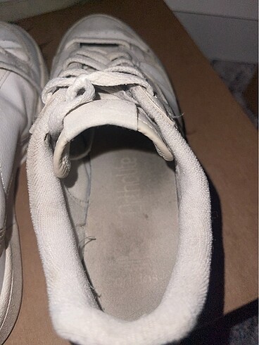 37 Beden beyaz Renk Adidas Original Farklı seri