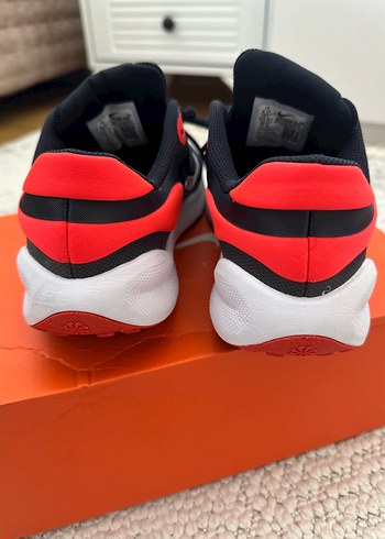 36 Beden Nike Siyah Kırmızı Erkek çocuk Koşu Ayakkabısı