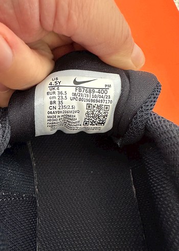 36 Beden kırmızı Renk Nike Siyah Kırmızı Erkek çocuk Koşu Ayakkabısı