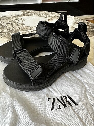 Zara çocuk sandalet