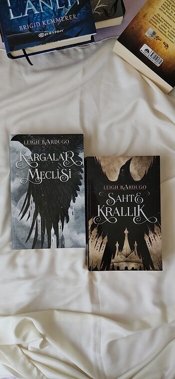 Sahte krallık kargalar meclisi Leigh bardugo 