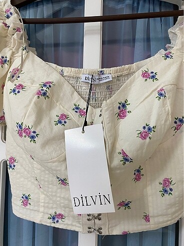 Dilvin Çiçekli Crop Bluz