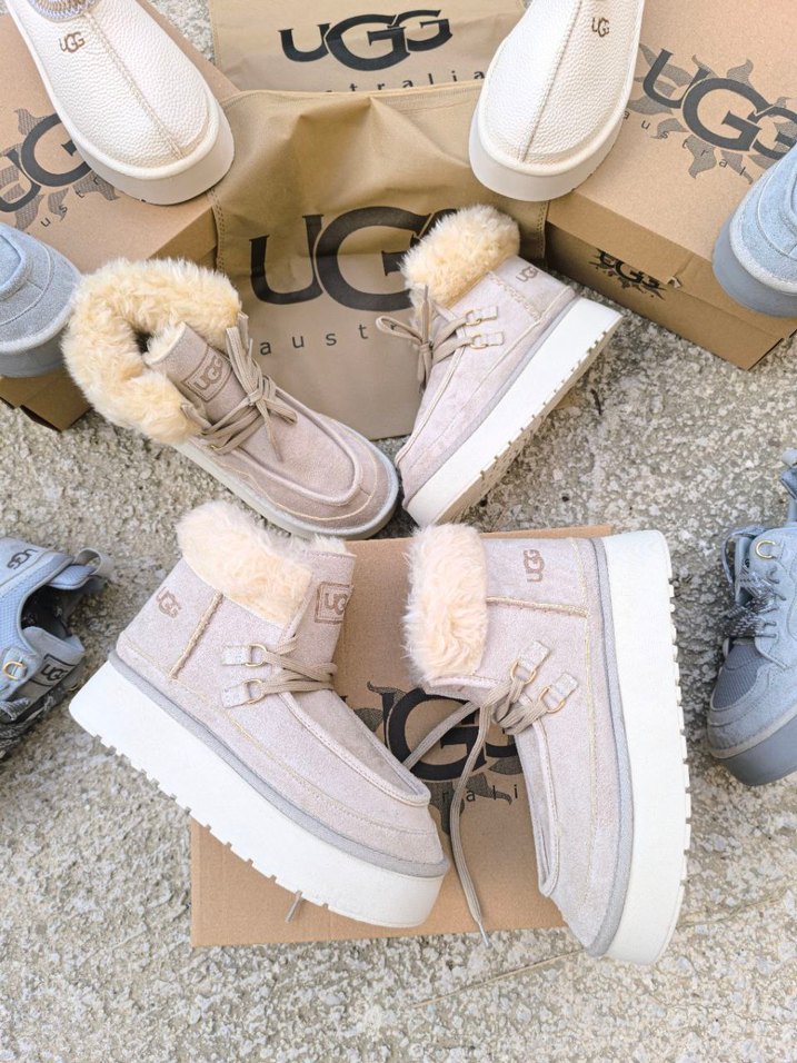 UGG Bej Kürklü Kadın Dolgu Topuk Bot - Görsel 2