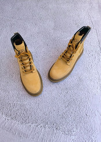42 Beden sarı Renk Ugg erkek bot