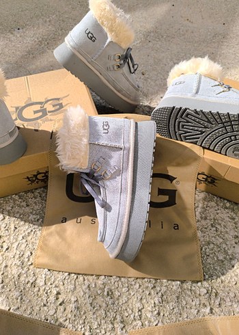 UGG Gri Kürklü Kadın Dolgu Topuk Bot - Görsel 5