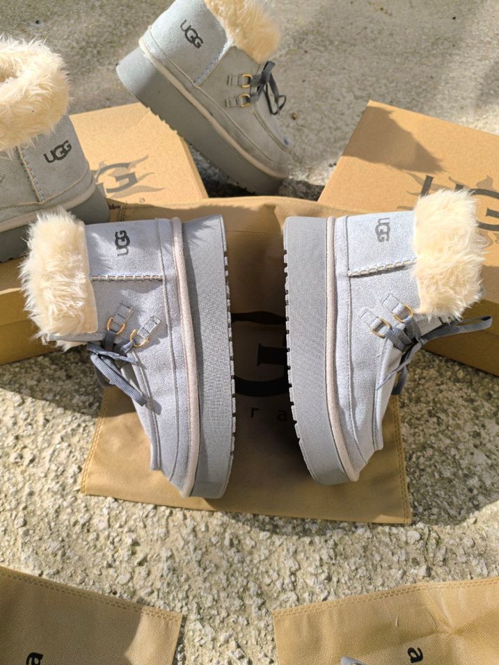 UGG Gri Kürklü Kadın Dolgu Topuk Bot - Görsel 3